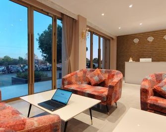 Hotel La Casa - Бхудж - Вітальня