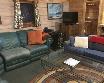 Cozy North Country Cabin in Ogontz Resort - Lisbon - Sala de estar
