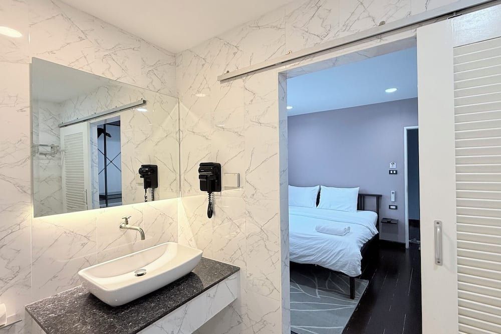 Issara House Bangkok - Bangkok - Bathroom