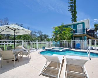 Cozy Cottage - Fort Myers Beach - Басейн