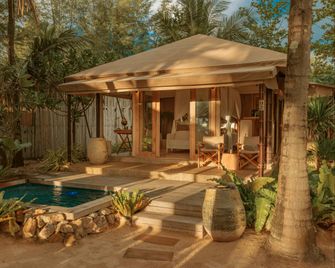 Twinpalms Tented Camp Phuket - Choeng Thale - Makuuhuone