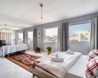 A Little Taste Of Home Apartments - Athens - Bedroom