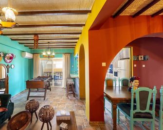 Casa Feliz Two Bedroom A406 - Germasogeia - Sala de estar