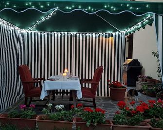 A stay at Cherry House will provide you a real Italian Country Escape. - Polinago - Patio