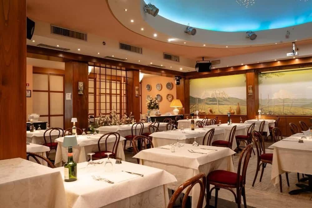 هوتل ريستورانتي لا لانتيرنا