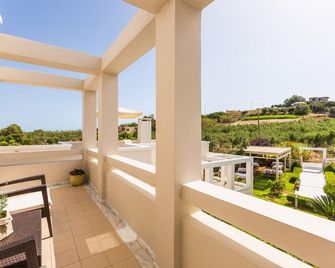 Mikro Livadi Special Lodges - Georgioupoli - Balcón