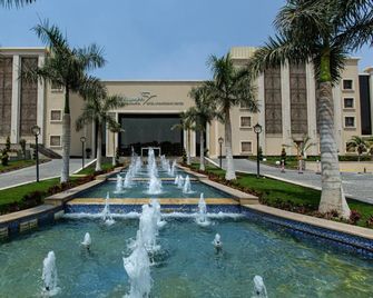 Triumph Luxury Hotel - New Cairo - Building