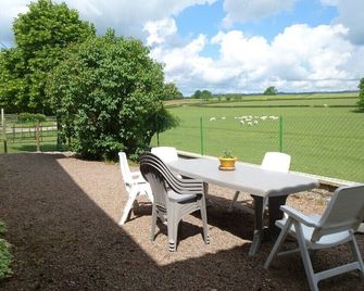 Farm Cottage Enjoy A Break! - Essey - Terasa