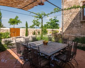 Pleasant village house, Garden. Private pool - Nulles - Patio