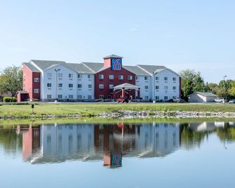 Motel 6 Indianapolis - Southport - אינדיאנאפוליס - בניין