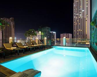 Edele Hotel - Nha Trang - Pool