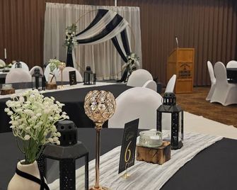 The George Dawson Inn & Conference Centre - Dawson Creek - Banquet hall