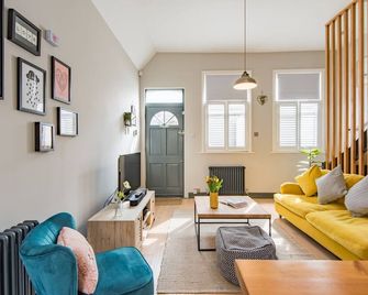 The Little Cottage - Whitstable - Living room