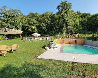 Apartment with swimming pool and garden - Soiano del Lago - Pool
