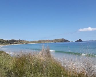 Kuaotunu's Peebles Cottage - Kuaotunu - Plajă