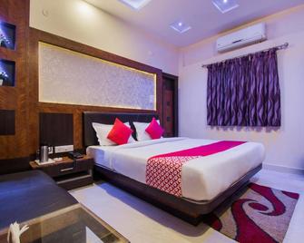 Hotel Embassy International - Muzaffarpur - Bedroom