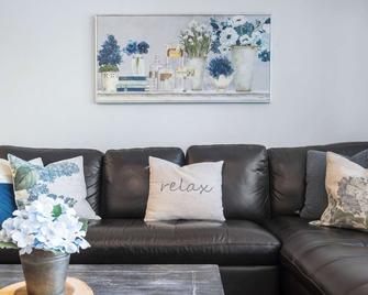 Blue Oak Hideaway - A Kids Paradise - Reeds Spring - Huiskamer