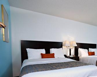 Coratel Inn & Suites By Jasper Newton - 2 Double Bed Ns - Newton - Bedroom
