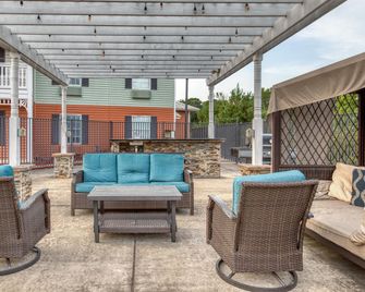 Surestay Hotel By Best Western Tuscaloosa - Tuscaloosa - Varanda