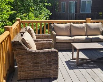Christy's Cottage, Waterfront w/Slide & Ice Shanty - Kalispell - Balcony