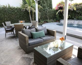 4 bedroom, 3 bathrooms Pool Home - Orange - Patio