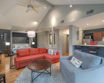 The Harris Overlook by Innsbrook Vacations! - Wright City - Sala de estar