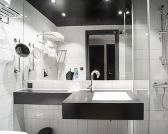Quality Hotel Strawberry Arena - Solna - Badrum