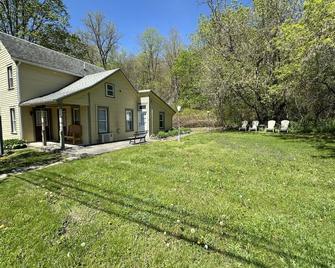 The Champagne House Unit 5 - Hammondsport - Building
