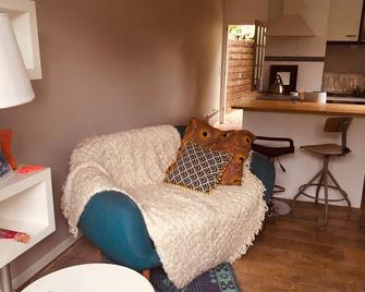 Adorable studio with garden near downtown and ocean - Soorts-Hossegor - Vardagsrum