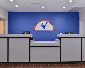 Americas Best Value Inn - Tulsa - Front desk