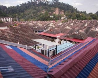 Im 96 Villa - Kuantan - Vista del exterior
