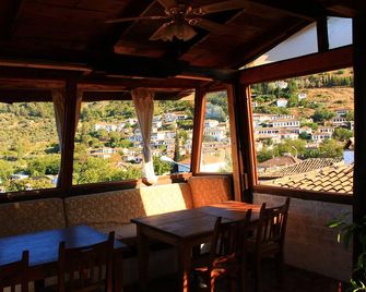 Kirkinca Houses & Boutique Hotel - Sirince - Balcón