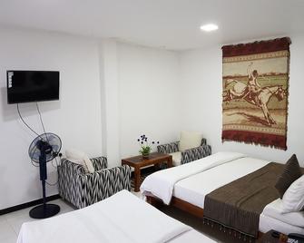 Us Resorts With Mountain View - Bandarawela - Bedroom