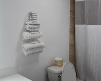 Erth Inn By Aga Los Angeles - Los Angeles - Bathroom