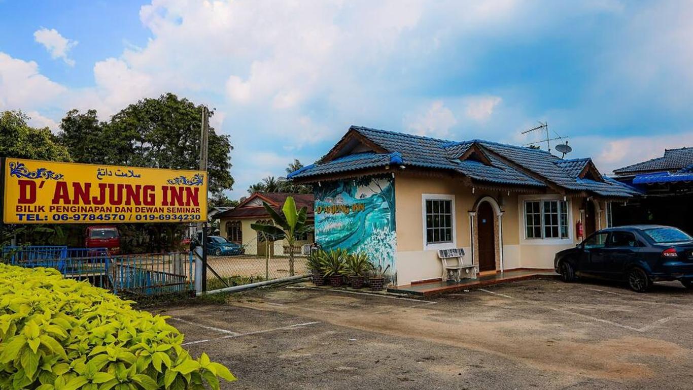 D' Anjung Inn