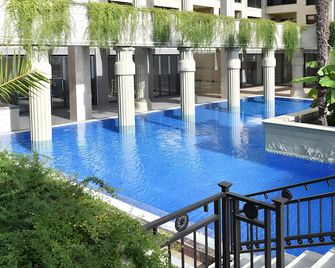 Argisht Partez Hotel - Golden Sands - Pool