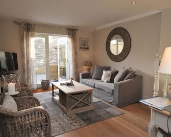 Shrubbery Mews Luxury Apartment - Kenmare - Soggiorno