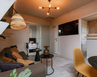 Huswell - Rooftop apartment in city center, pets are welcome - Antwerp - Living room
