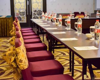 Abadi Hotel Malioboro Yogyakarta - יוגיאקרטה - מסעדה
