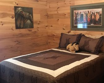 Luxury 3/2 Log Cabin / Fast Wifi - Marion - Slaapkamer