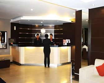 Grand Palace Hotel - Makassar - Recepción