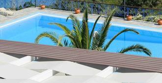 Karras Star Hotel - Évdilos - Pool