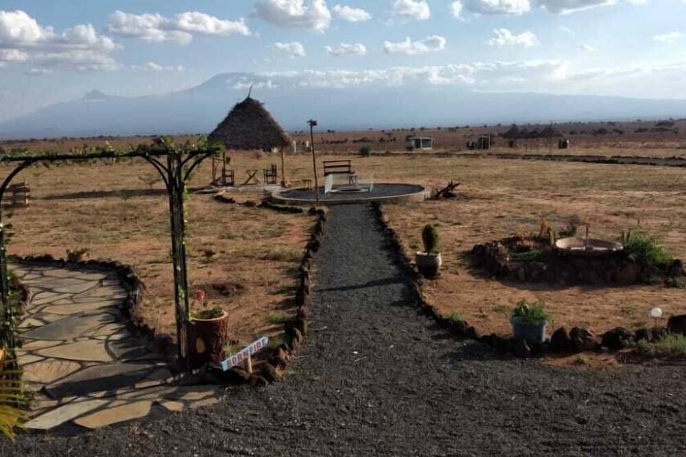 Amanya Double Pitch Tent With Mt Kiliman - Amboseli