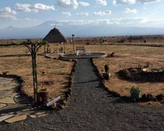 Amanya Double Pitch Tent With Mt Kiliman - Amboseli