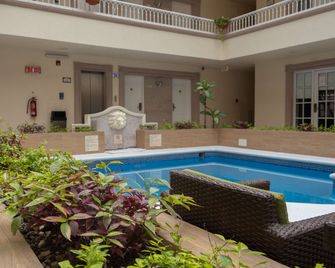 Best Western Plus Monterrey Colon - Monterrey - Piscina