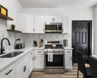 Mid/Long-Term: Spacious 3br, 3ba Home For 8 Guests - Philadelphie - Cuisine