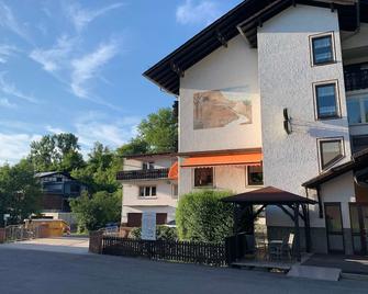 Doppelzimmer - 18 - Gasthaus und Pension Zum Fürstengrund - Reichelsheim - Building