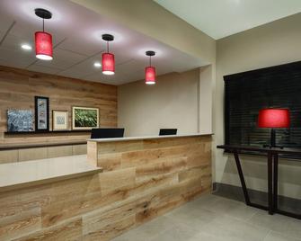 Country Inn & Suites By Radisson, Okc Bricktown - Oklahoma City - Front desk