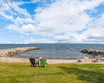 Cottage on Private Beach - Penetanguishene - Beach