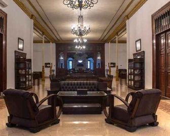Daroessalam Syariah Heritage Hotel - Pasuruan - Lounge